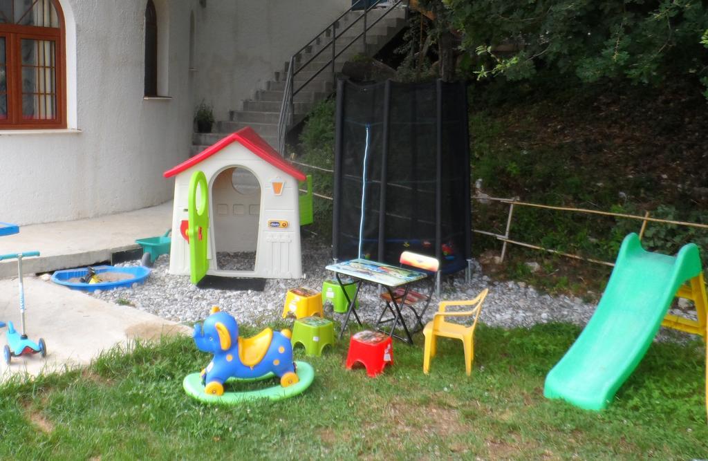 Pataki Guesthouse Petrovac Exteriör bild