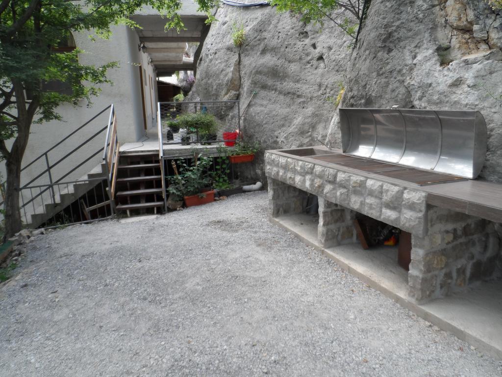 Pataki Guesthouse Petrovac Exteriör bild