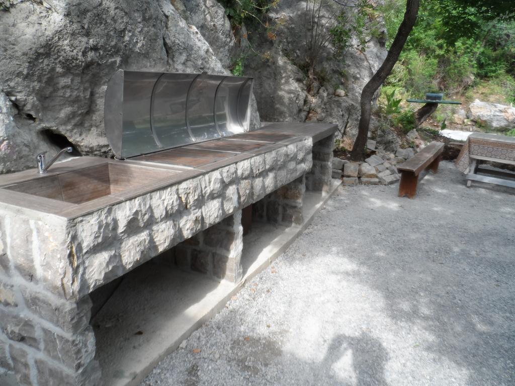 Pataki Guesthouse Petrovac Exteriör bild