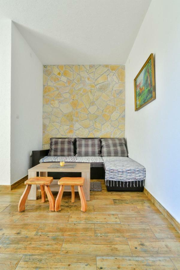 Pataki Guesthouse Petrovac Exteriör bild