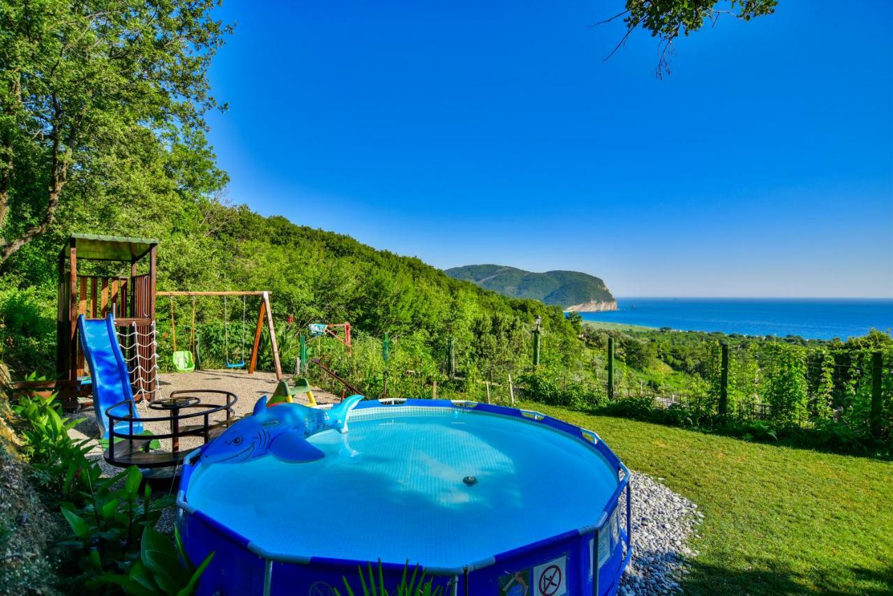 Pataki Guesthouse Petrovac Exteriör bild