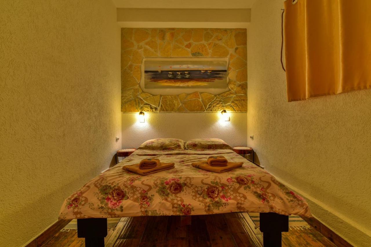 Pataki Guesthouse Petrovac Exteriör bild
