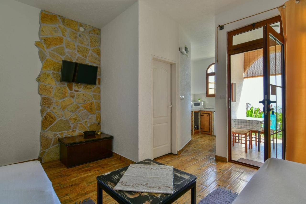 Pataki Guesthouse Petrovac Exteriör bild