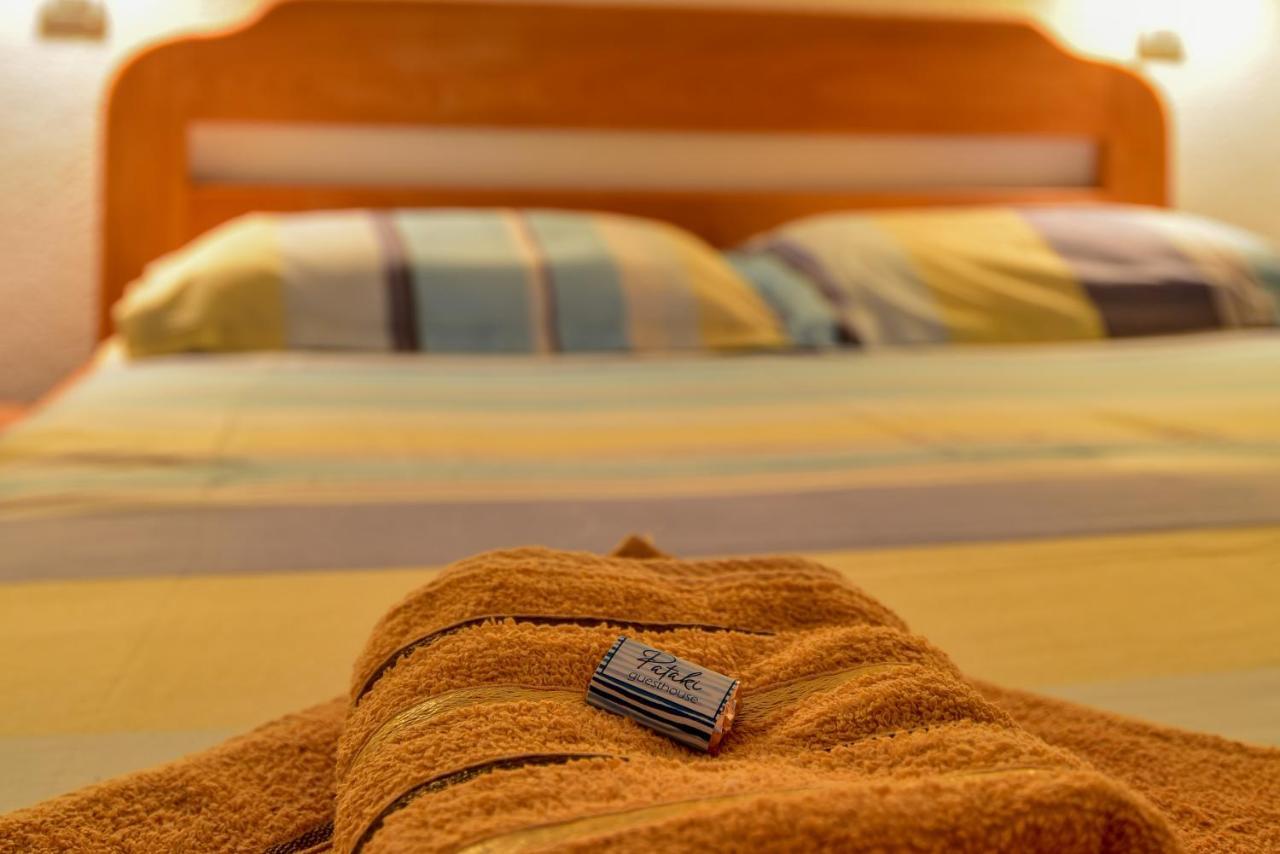 Pataki Guesthouse Petrovac Exteriör bild